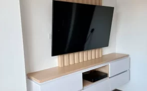 Mueble de tv para habitación gavetas blancas mate