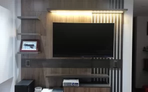 Mueble para tv acabado wengue luz clida 